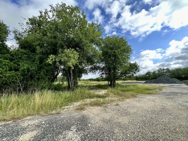 23 Acres Bob Heyen Realty