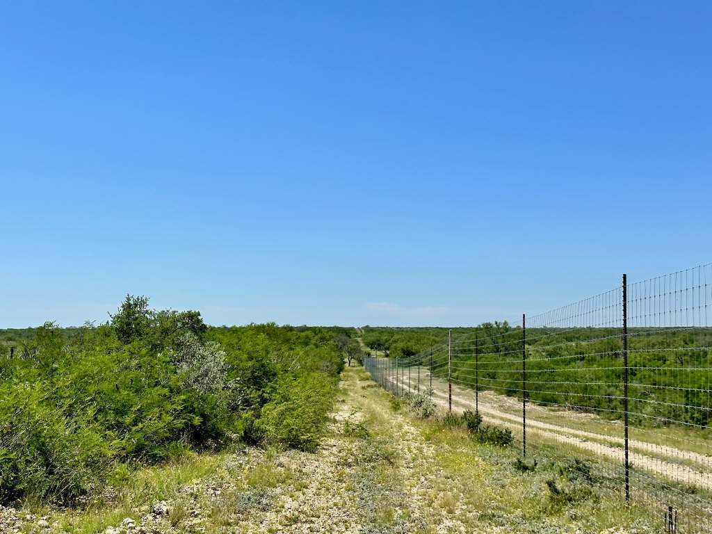 358 Acres, PR 6100, D'Hanis