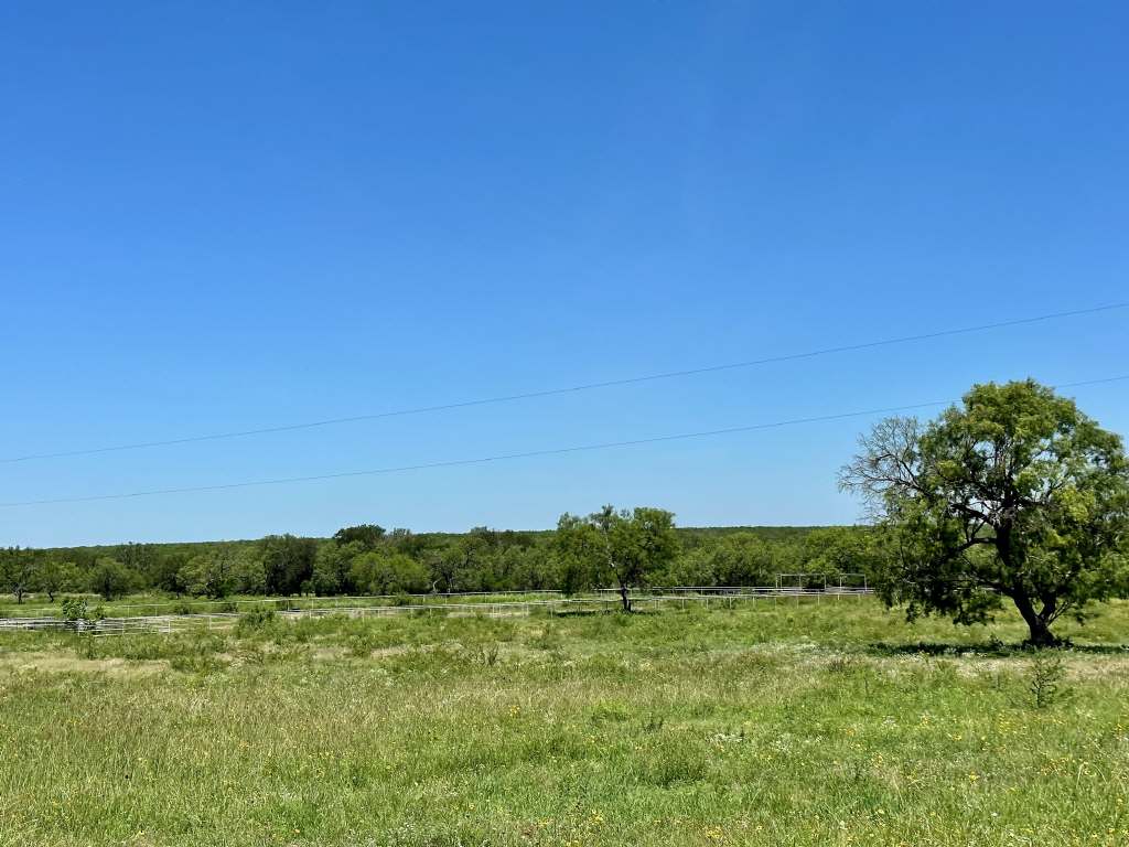 358 Acres, PR 6100, D'Hanis